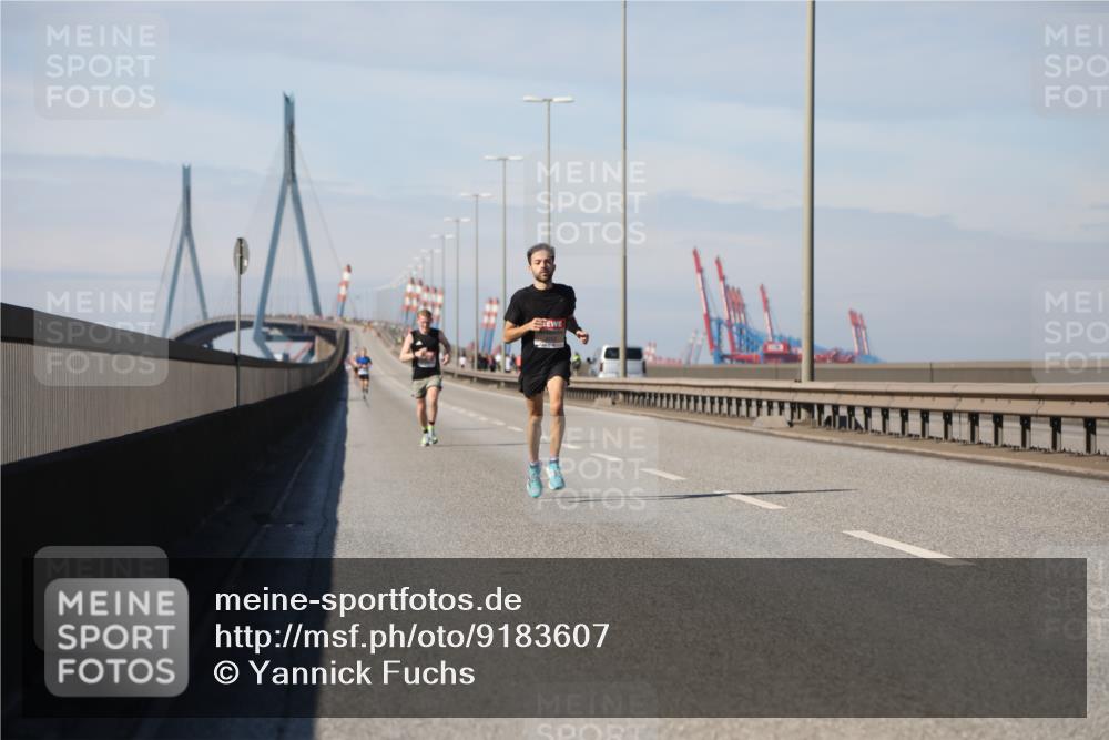 03.10.2025 - Köhlbrandbrückenlauf Yannick Fuchs http://msf.ph/oto/9183607 03.10.2025 11:33:54 Position 3  meine-sportfotos.de
