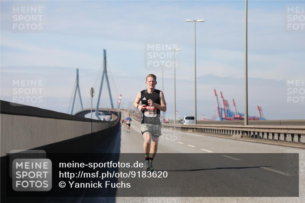 03.10.2025 - Köhlbrandbrückenlauf Yannick Fuchs http://msf.ph/oto/9183620 03.10.2025 11:33:59 Position 3 4004 meine-sportfotos.de
