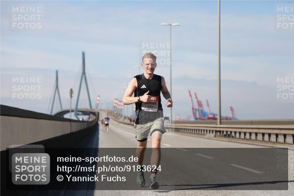 03.10.2025 - Köhlbrandbrückenlauf Yannick Fuchs http://msf.ph/oto/9183624 03.10.2025 11:34:00 Position 3 4004 meine-sportfotos.de