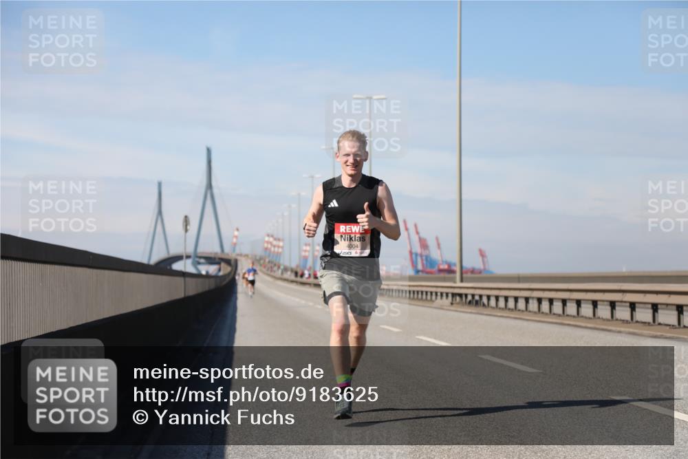 03.10.2025 - Köhlbrandbrückenlauf Yannick Fuchs http://msf.ph/oto/9183625 03.10.2025 11:34:01 Position 3 4004 meine-sportfotos.de