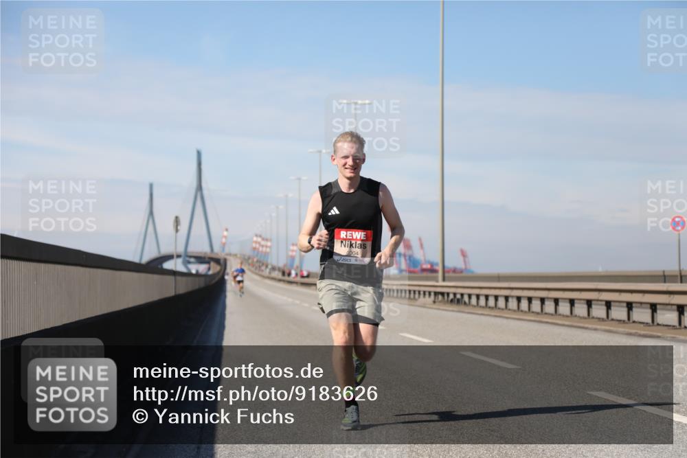 03.10.2025 - Köhlbrandbrückenlauf Yannick Fuchs http://msf.ph/oto/9183626 03.10.2025 11:34:01 Position 3 4004 meine-sportfotos.de