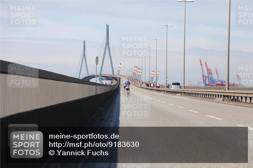 03.10.2025 - Köhlbrandbrückenlauf Yannick Fuchs http://msf.ph/oto/9183630 03.10.2025 11:34:03 Position 3  meine-sportfotos.de