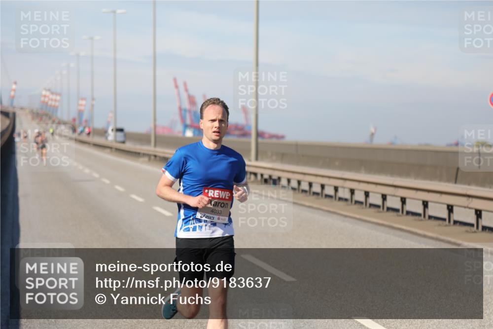 03.10.2025 - Köhlbrandbrückenlauf Yannick Fuchs http://msf.ph/oto/9183637 03.10.2025 11:34:15 Position 3 4033 meine-sportfotos.de