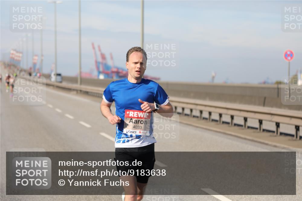 03.10.2025 - Köhlbrandbrückenlauf Yannick Fuchs http://msf.ph/oto/9183638 03.10.2025 11:34:15 Position 3 4033 meine-sportfotos.de