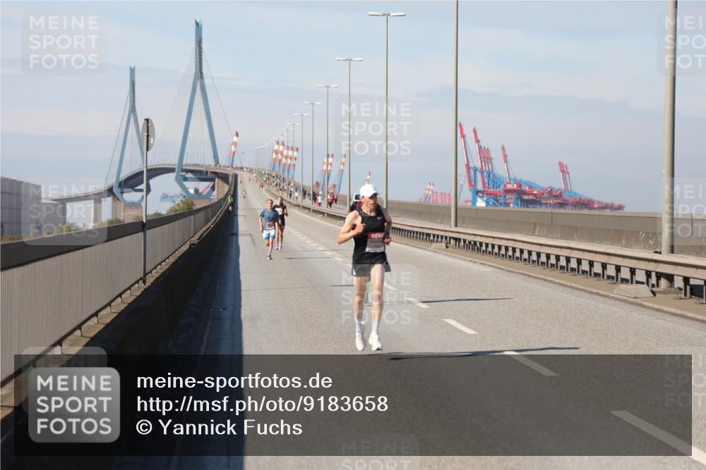 03.10.2025 - Köhlbrandbrückenlauf Yannick Fuchs http://msf.ph/oto/9183658 03.10.2025 11:34:28 Position 3  meine-sportfotos.de