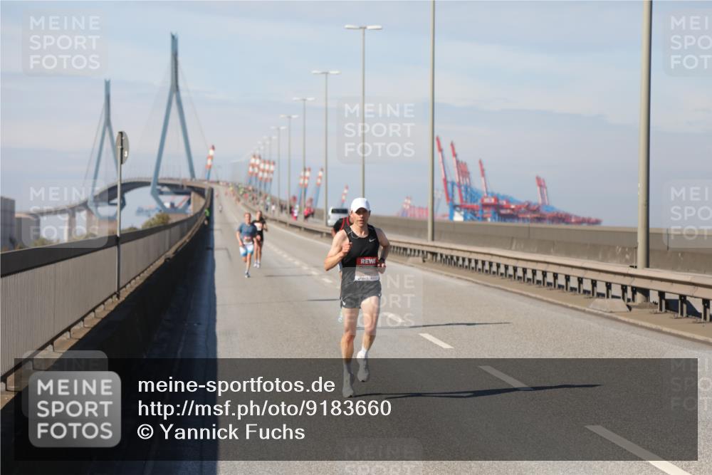 03.10.2025 - Köhlbrandbrückenlauf Yannick Fuchs http://msf.ph/oto/9183660 03.10.2025 11:34:28 Position 3  meine-sportfotos.de