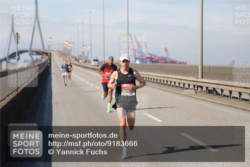 03.10.2025 - Köhlbrandbrückenlauf Yannick Fuchs http://msf.ph/oto/9183666 03.10.2025 11:34:29 Position 3 4027 meine-sportfotos.de