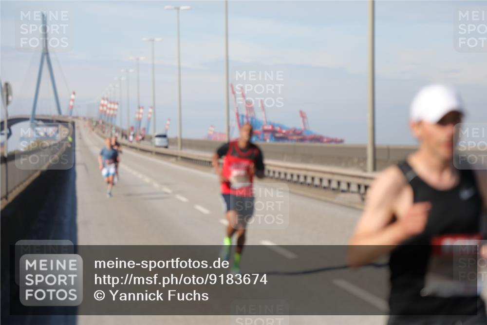 03.10.2025 - Köhlbrandbrückenlauf Yannick Fuchs http://msf.ph/oto/9183674 03.10.2025 11:34:31 Position 3  meine-sportfotos.de