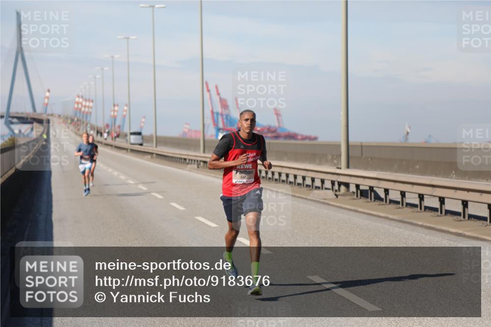 03.10.2025 - Köhlbrandbrückenlauf Yannick Fuchs http://msf.ph/oto/9183676 03.10.2025 11:34:31 Position 3 6483 meine-sportfotos.de