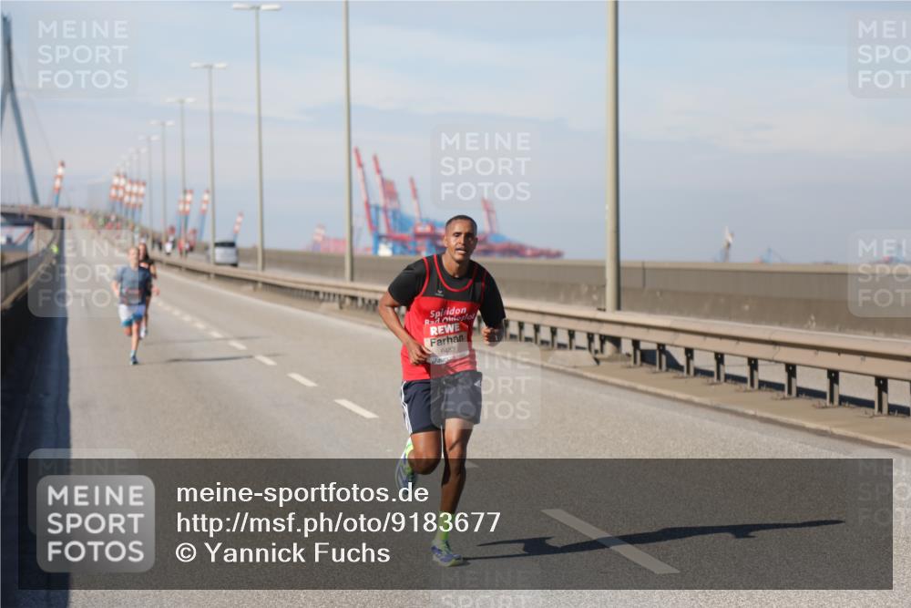 03.10.2025 - Köhlbrandbrückenlauf Yannick Fuchs http://msf.ph/oto/9183677 03.10.2025 11:34:32 Position 3 6483 meine-sportfotos.de