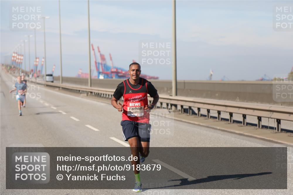 03.10.2025 - Köhlbrandbrückenlauf Yannick Fuchs http://msf.ph/oto/9183679 03.10.2025 11:34:32 Position 3 6483 meine-sportfotos.de