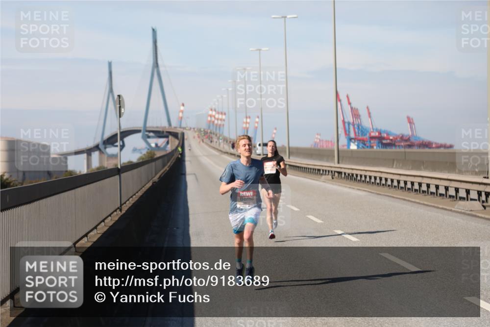 03.10.2025 - Köhlbrandbrückenlauf Yannick Fuchs http://msf.ph/oto/9183689 03.10.2025 11:34:36 Position 3  meine-sportfotos.de