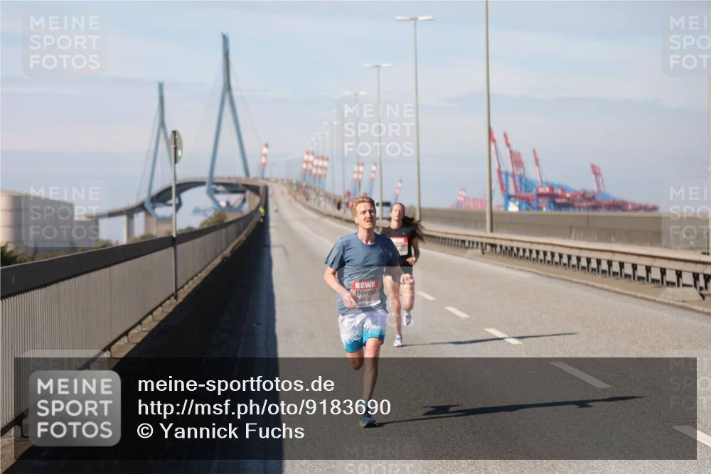 03.10.2025 - Köhlbrandbrückenlauf Yannick Fuchs http://msf.ph/oto/9183690 03.10.2025 11:34:37 Position 3  meine-sportfotos.de