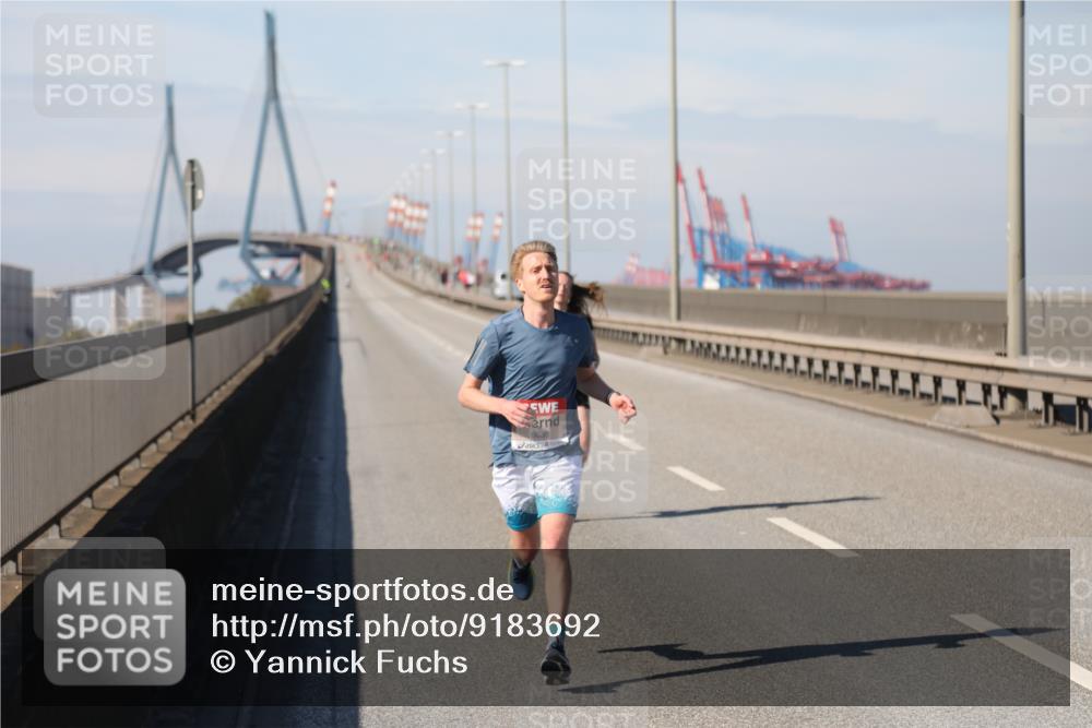 03.10.2025 - Köhlbrandbrückenlauf Yannick Fuchs http://msf.ph/oto/9183692 03.10.2025 11:34:37 Position 3 6638 meine-sportfotos.de