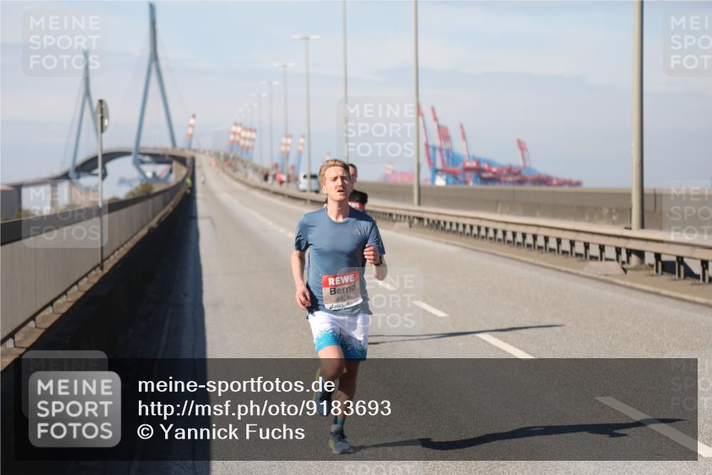 03.10.2025 - Köhlbrandbrückenlauf Yannick Fuchs http://msf.ph/oto/9183693 03.10.2025 11:34:37 Position 3 6638 meine-sportfotos.de