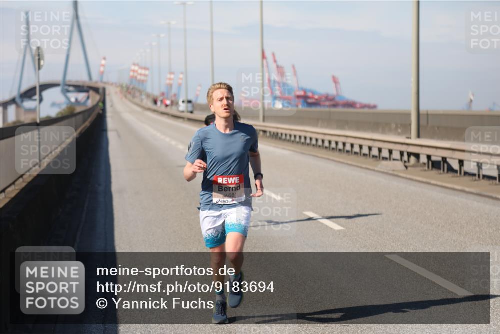 03.10.2025 - Köhlbrandbrückenlauf Yannick Fuchs http://msf.ph/oto/9183694 03.10.2025 11:34:38 Position 3 6638 meine-sportfotos.de