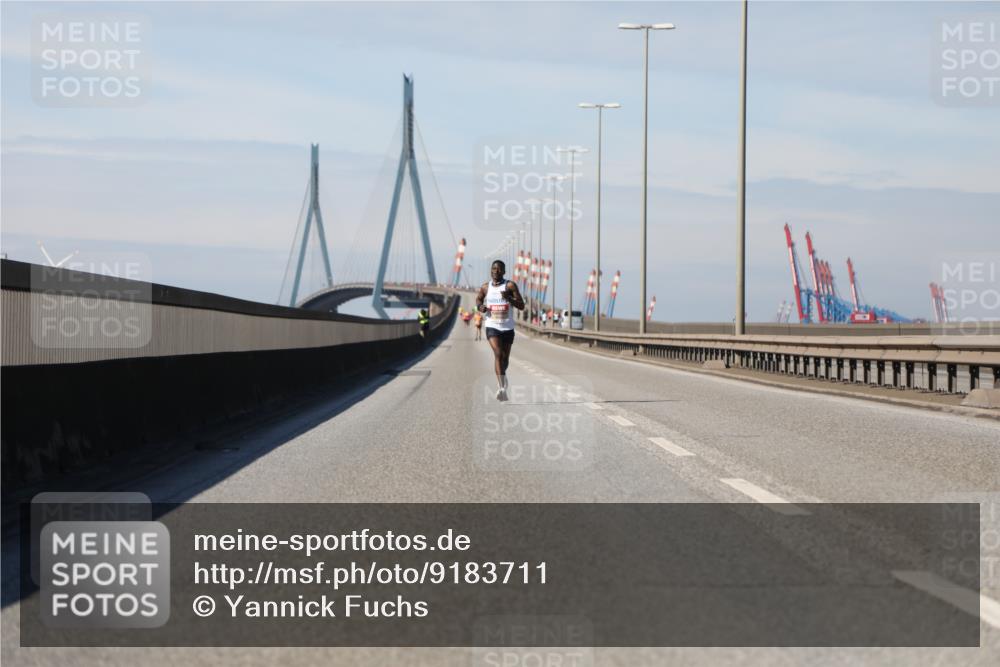 03.10.2025 - Köhlbrandbrückenlauf Yannick Fuchs http://msf.ph/oto/9183711 03.10.2025 11:35:22 Position 3  meine-sportfotos.de