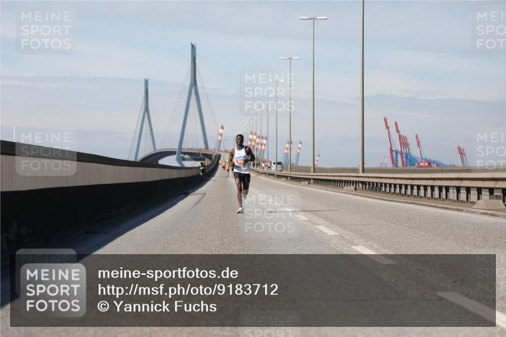 03.10.2025 - Köhlbrandbrückenlauf Yannick Fuchs http://msf.ph/oto/9183712 03.10.2025 11:35:23 Position 3  meine-sportfotos.de