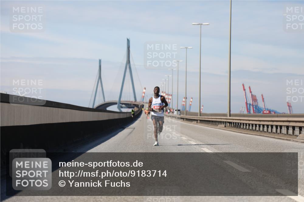 03.10.2025 - Köhlbrandbrückenlauf Yannick Fuchs http://msf.ph/oto/9183714 03.10.2025 11:35:24 Position 3  meine-sportfotos.de