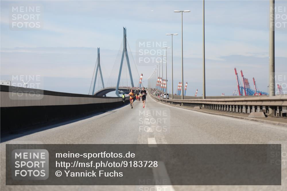 03.10.2025 - Köhlbrandbrückenlauf Yannick Fuchs http://msf.ph/oto/9183728 03.10.2025 11:35:42 Position 3  meine-sportfotos.de