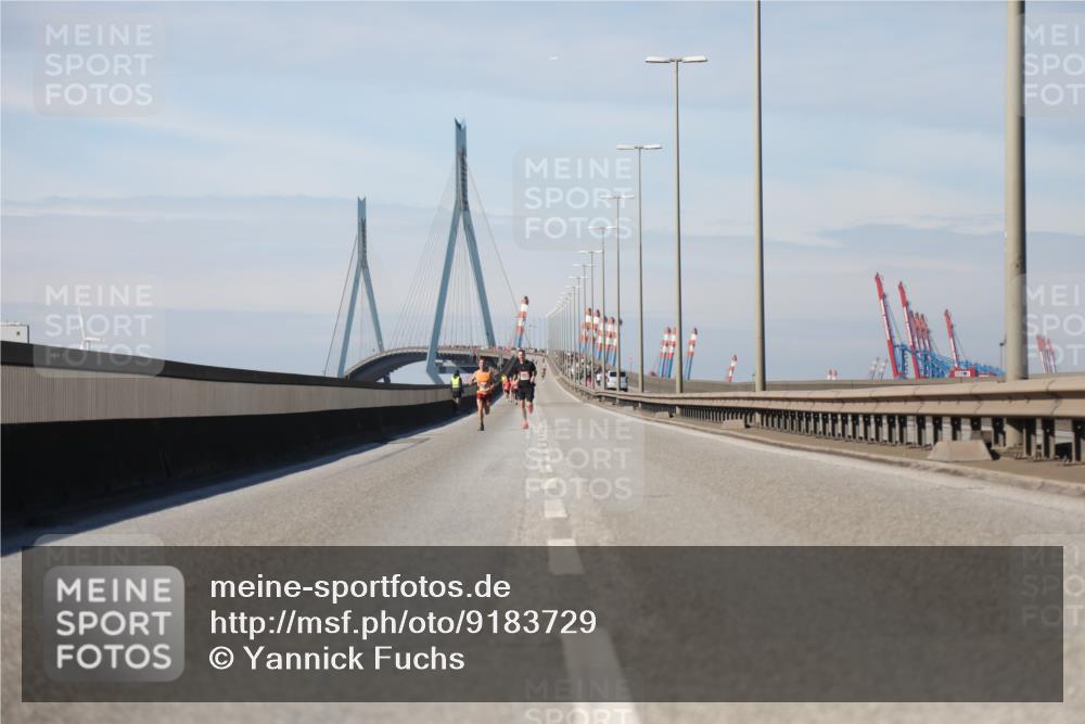 03.10.2025 - Köhlbrandbrückenlauf Yannick Fuchs http://msf.ph/oto/9183729 03.10.2025 11:35:42 Position 3  meine-sportfotos.de