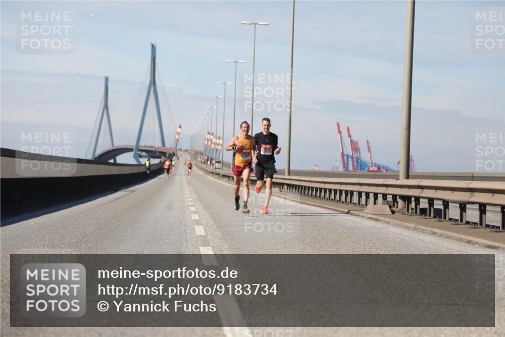 03.10.2025 - Köhlbrandbrückenlauf Yannick Fuchs http://msf.ph/oto/9183734 03.10.2025 11:35:53 Position 3  meine-sportfotos.de