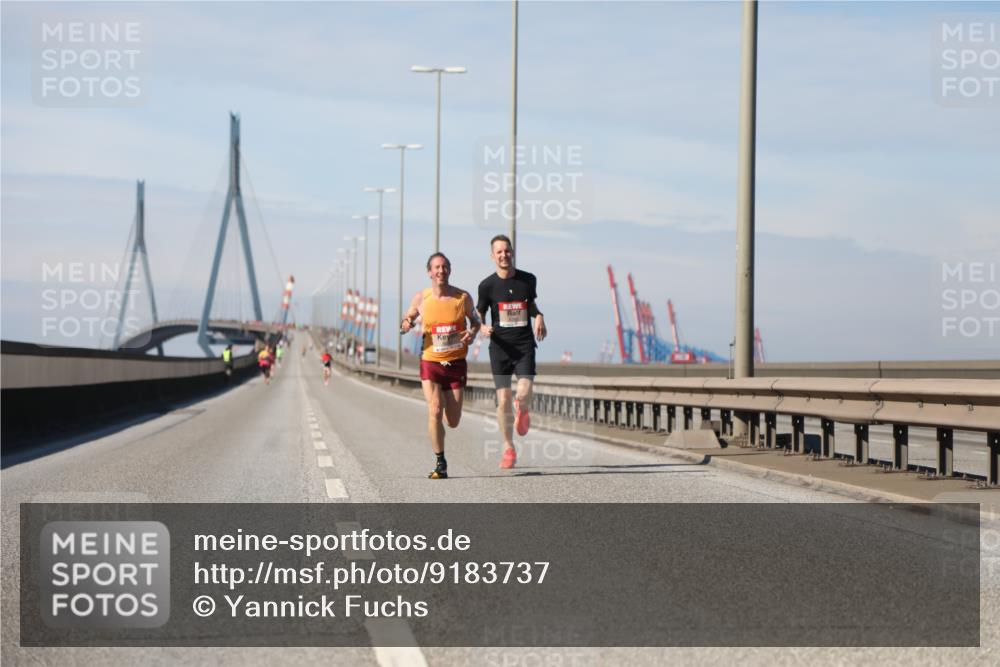 03.10.2025 - Köhlbrandbrückenlauf Yannick Fuchs http://msf.ph/oto/9183737 03.10.2025 11:35:54 Position 3  meine-sportfotos.de