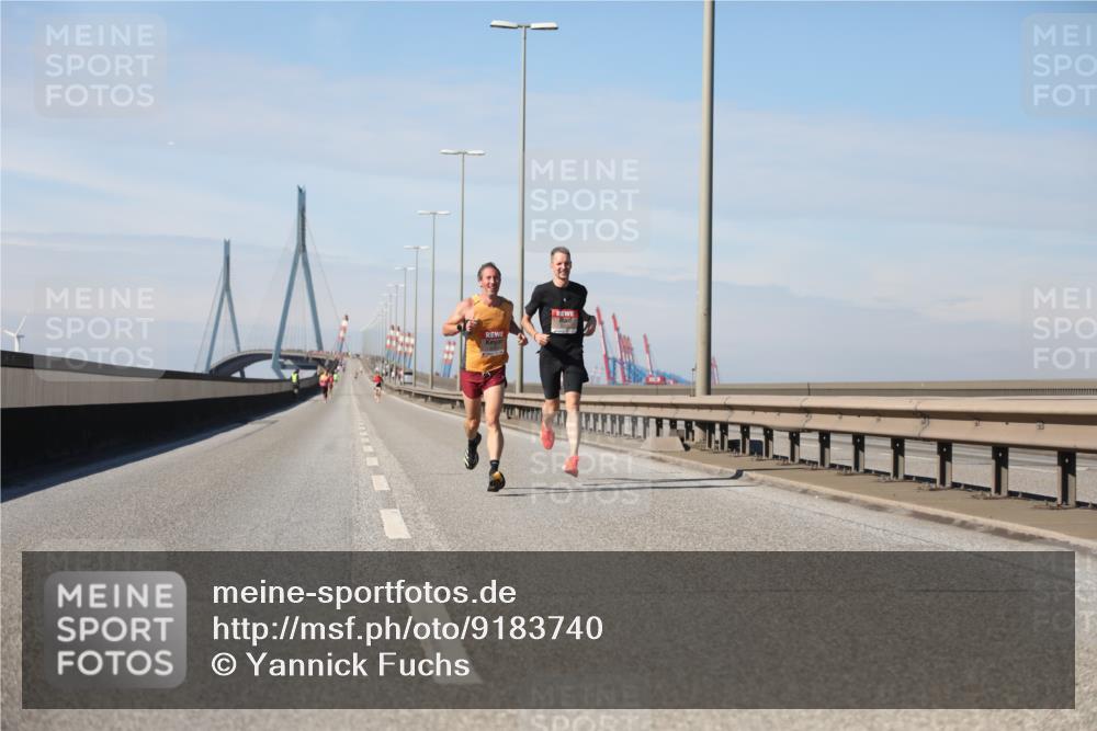 03.10.2025 - Köhlbrandbrückenlauf Yannick Fuchs http://msf.ph/oto/9183740 03.10.2025 11:35:55 Position 3  meine-sportfotos.de