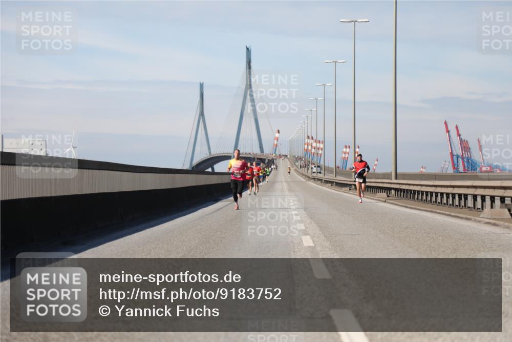 03.10.2025 - Köhlbrandbrückenlauf Yannick Fuchs http://msf.ph/oto/9183752 03.10.2025 11:36:14 Position 3  meine-sportfotos.de