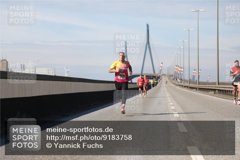 03.10.2025 - Köhlbrandbrückenlauf Yannick Fuchs http://msf.ph/oto/9183758 03.10.2025 11:36:19 Position 3  meine-sportfotos.de
