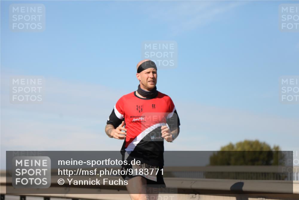 03.10.2025 - Köhlbrandbrückenlauf Yannick Fuchs http://msf.ph/oto/9183771 03.10.2025 11:36:24 Position 3 18 meine-sportfotos.de