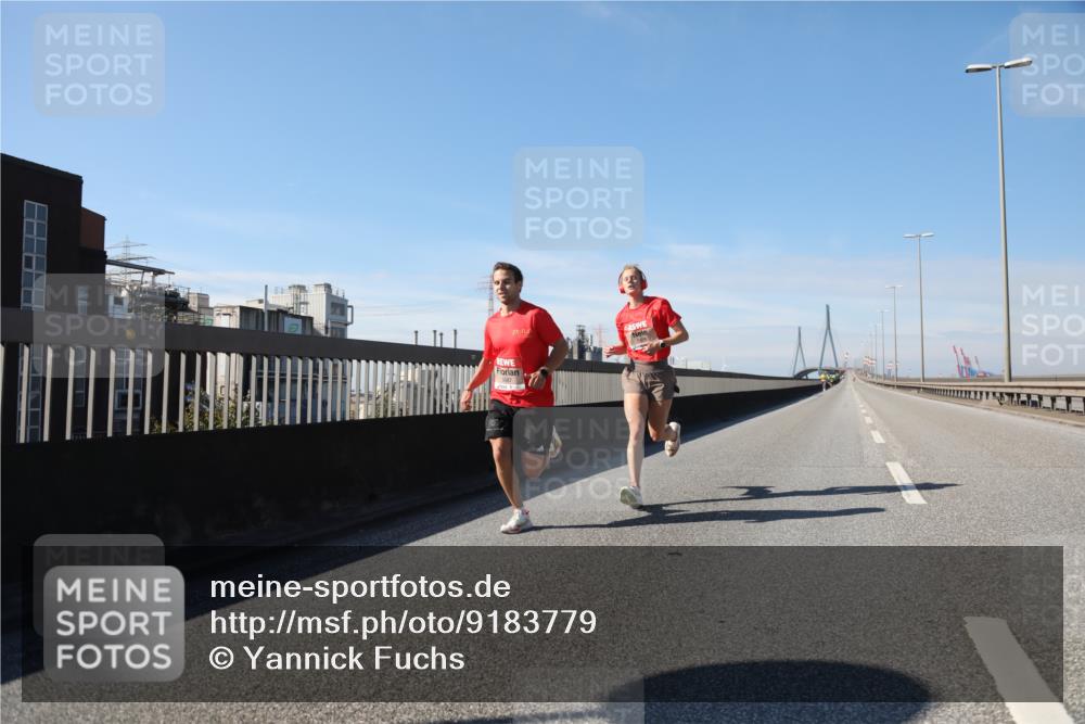 03.10.2025 - Köhlbrandbrückenlauf Yannick Fuchs http://msf.ph/oto/9183779 03.10.2025 11:36:30 Position 3  meine-sportfotos.de