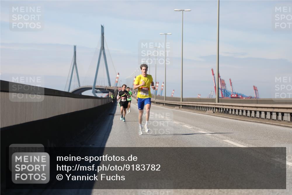03.10.2025 - Köhlbrandbrückenlauf Yannick Fuchs http://msf.ph/oto/9183782 03.10.2025 11:36:43 Position 3  meine-sportfotos.de