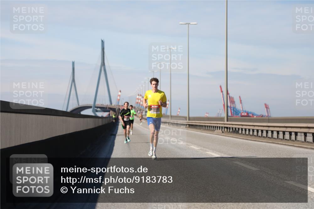 03.10.2025 - Köhlbrandbrückenlauf Yannick Fuchs http://msf.ph/oto/9183783 03.10.2025 11:36:44 Position 3  meine-sportfotos.de