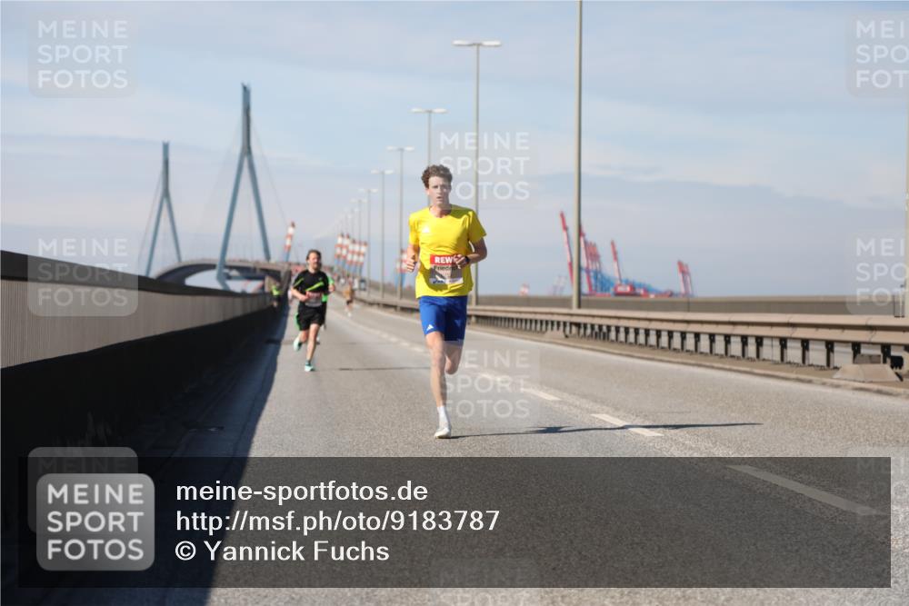 03.10.2025 - Köhlbrandbrückenlauf Yannick Fuchs http://msf.ph/oto/9183787 03.10.2025 11:36:45 Position 3  meine-sportfotos.de