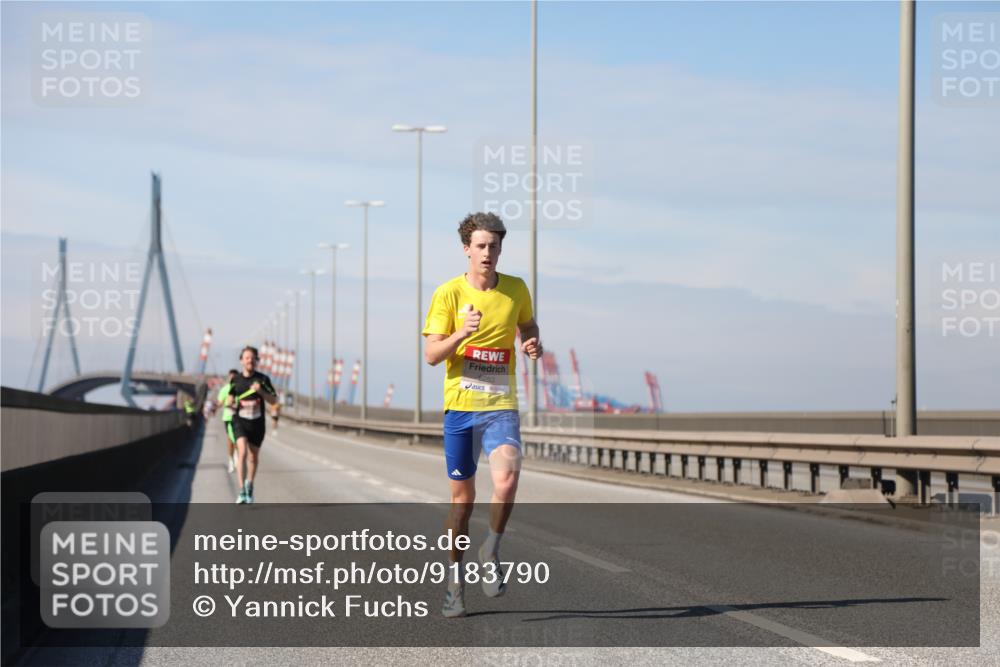03.10.2025 - Köhlbrandbrückenlauf Yannick Fuchs http://msf.ph/oto/9183790 03.10.2025 11:36:45 Position 3 6253 meine-sportfotos.de