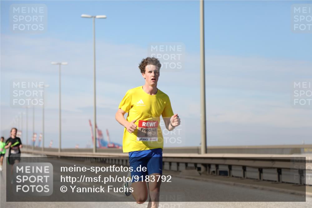03.10.2025 - Köhlbrandbrückenlauf Yannick Fuchs http://msf.ph/oto/9183792 03.10.2025 11:36:46 Position 3 6253 meine-sportfotos.de