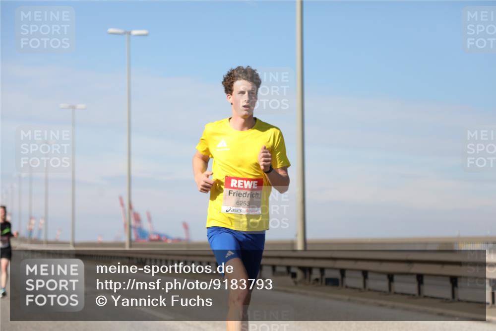 03.10.2025 - Köhlbrandbrückenlauf Yannick Fuchs http://msf.ph/oto/9183793 03.10.2025 11:36:47 Position 3 6253 meine-sportfotos.de