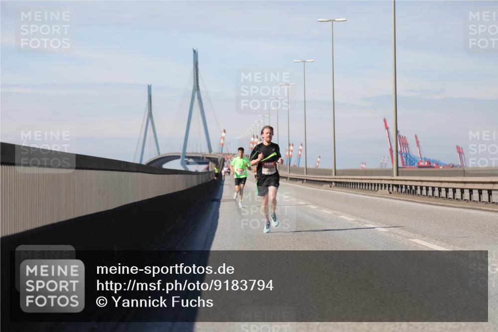 03.10.2025 - Köhlbrandbrückenlauf Yannick Fuchs http://msf.ph/oto/9183794 03.10.2025 11:36:47 Position 3  meine-sportfotos.de