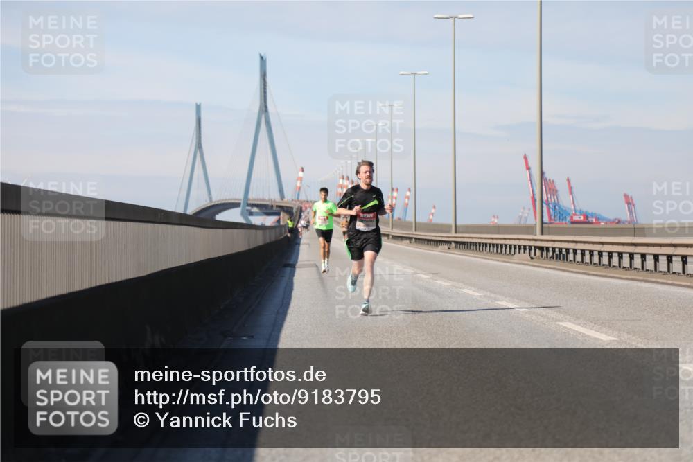 03.10.2025 - Köhlbrandbrückenlauf Yannick Fuchs http://msf.ph/oto/9183795 03.10.2025 11:36:47 Position 3  meine-sportfotos.de