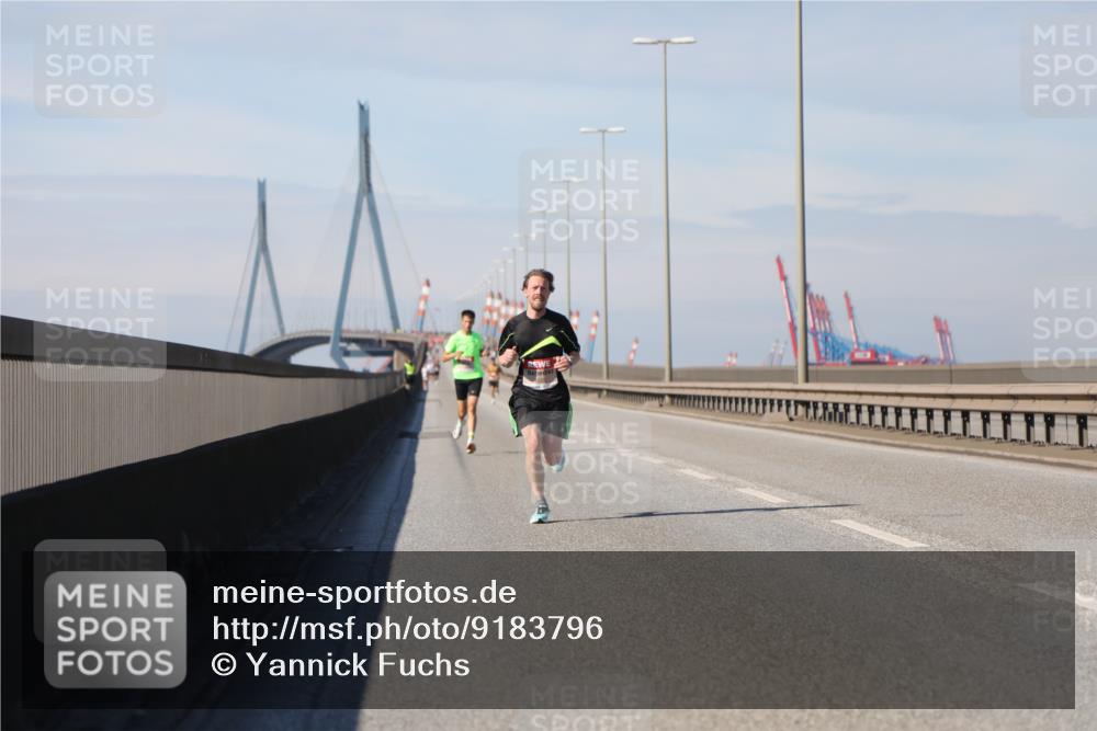 03.10.2025 - Köhlbrandbrückenlauf Yannick Fuchs http://msf.ph/oto/9183796 03.10.2025 11:36:48 Position 3  meine-sportfotos.de