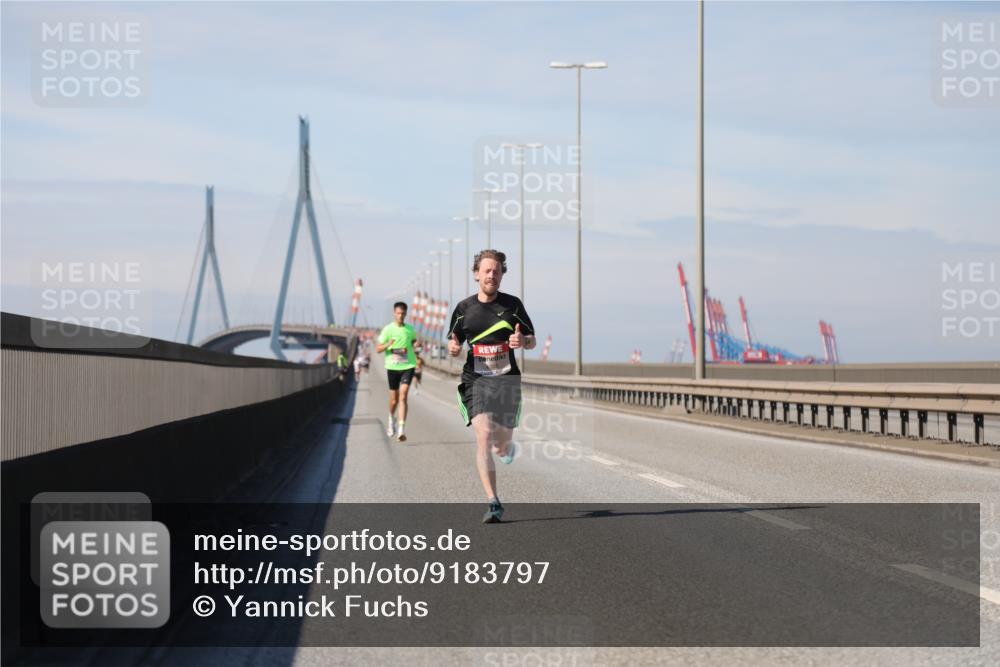03.10.2025 - Köhlbrandbrückenlauf Yannick Fuchs http://msf.ph/oto/9183797 03.10.2025 11:36:48 Position 3  meine-sportfotos.de