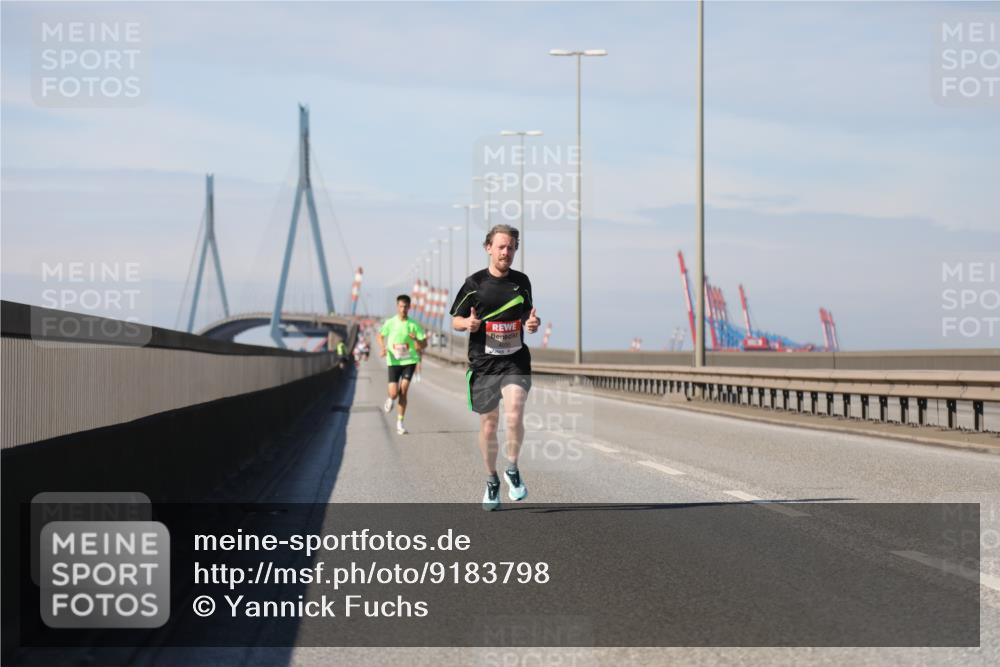 03.10.2025 - Köhlbrandbrückenlauf Yannick Fuchs http://msf.ph/oto/9183798 03.10.2025 11:36:49 Position 3  meine-sportfotos.de