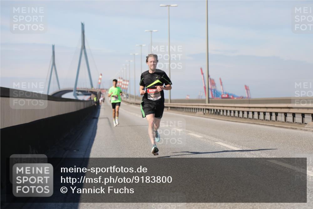 03.10.2025 - Köhlbrandbrückenlauf Yannick Fuchs http://msf.ph/oto/9183800 03.10.2025 11:36:49 Position 3  meine-sportfotos.de