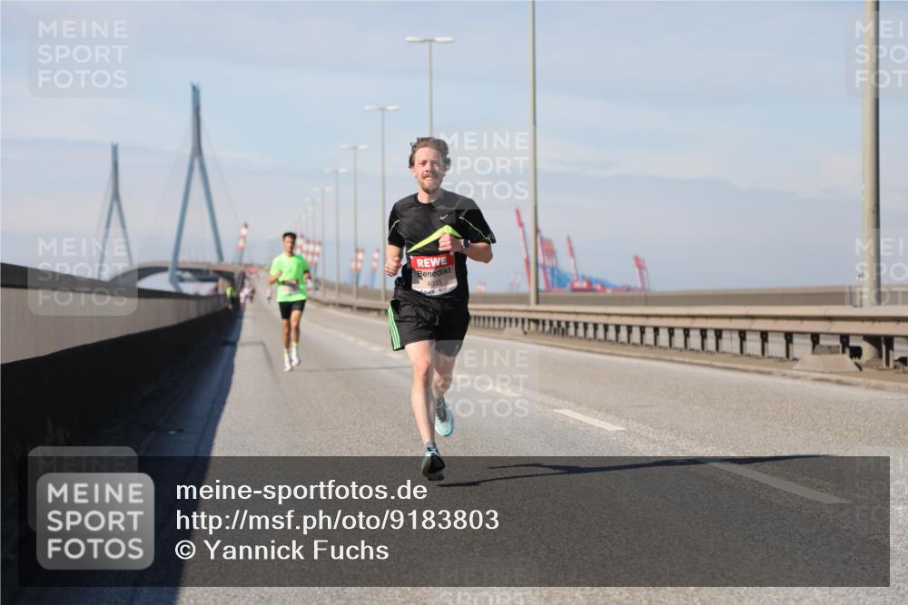 03.10.2025 - Köhlbrandbrückenlauf Yannick Fuchs http://msf.ph/oto/9183803 03.10.2025 11:36:50 Position 3 4035 meine-sportfotos.de