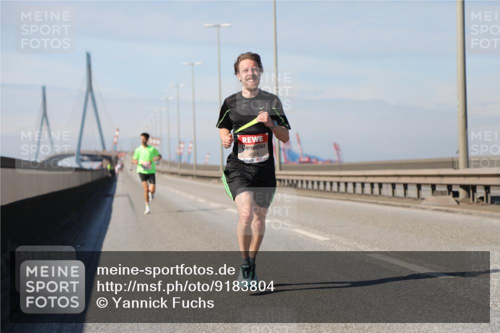 03.10.2025 - Köhlbrandbrückenlauf Yannick Fuchs http://msf.ph/oto/9183804 03.10.2025 11:36:50 Position 3 4035 meine-sportfotos.de