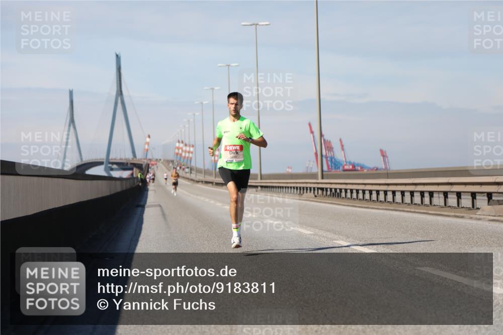 03.10.2025 - Köhlbrandbrückenlauf Yannick Fuchs http://msf.ph/oto/9183811 03.10.2025 11:36:54 Position 3 6248 meine-sportfotos.de