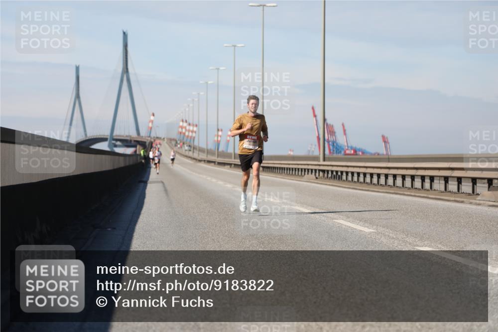 03.10.2025 - Köhlbrandbrückenlauf Yannick Fuchs http://msf.ph/oto/9183822 03.10.2025 11:37:11 Position 3  meine-sportfotos.de