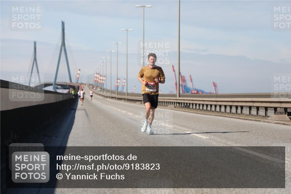 03.10.2025 - Köhlbrandbrückenlauf Yannick Fuchs http://msf.ph/oto/9183823 03.10.2025 11:37:12 Position 3  meine-sportfotos.de