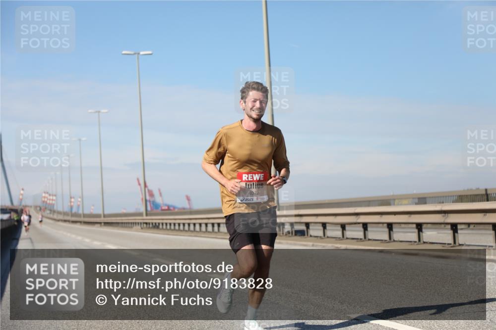 03.10.2025 - Köhlbrandbrückenlauf Yannick Fuchs http://msf.ph/oto/9183828 03.10.2025 11:37:14 Position 3 4072 meine-sportfotos.de